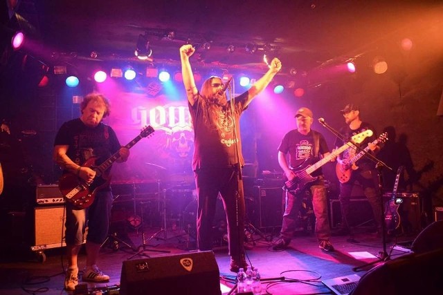 Gwiazdą i gospodarzem imprezy będzie grupa Gomor, która pod koniec lat 90. zadebiutowała w Poznaniu słynnym koncertem na festiwalu Metalmania.