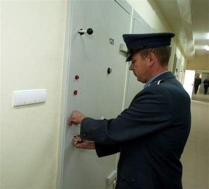 Metodą "na wnuczka" wyłudzili ponad 70 tys. zł. Policja bliska rozbicia szajki