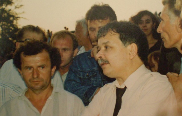 Lech Kaczyński w Gorlickiem gościł w 1992 roku podczas Łemkowskiej Watry. Był wtedy prezesem NIK. Na zdjęciu ze Stefanem Hładykiem, prezesem Zjednoczenia Łemków.