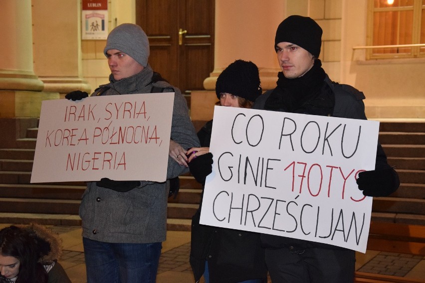 Lublin: Zakleili usta na znak solidarności z prześladowanymi chrześcijanami (FOTO)