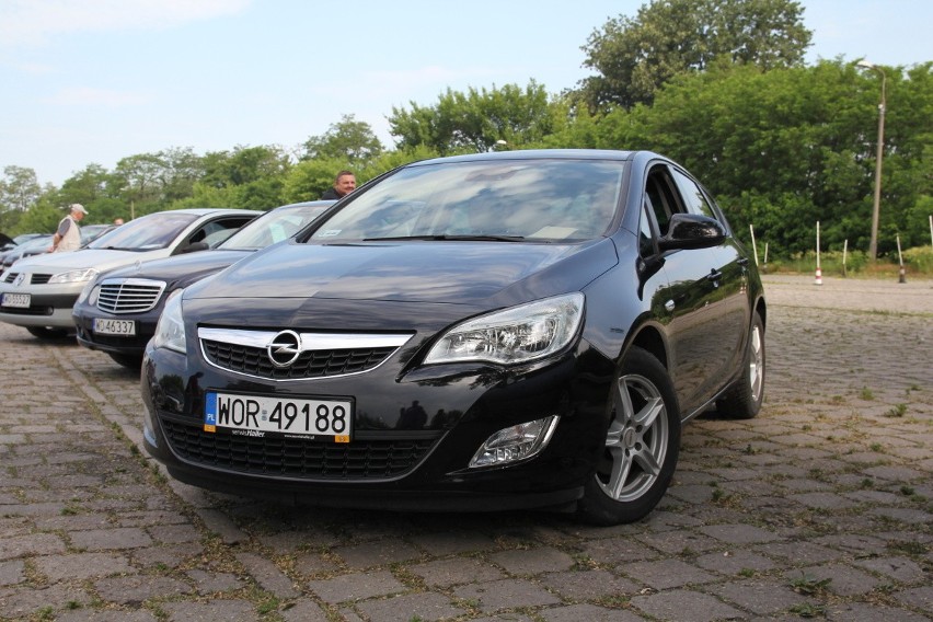 Opel Astra, rok 2011, cena 25 500 zł