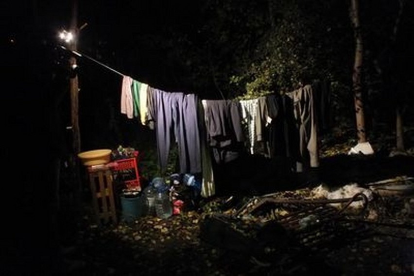 W Koszalinie o świcie szukali bezdomnych [zdjęcia]