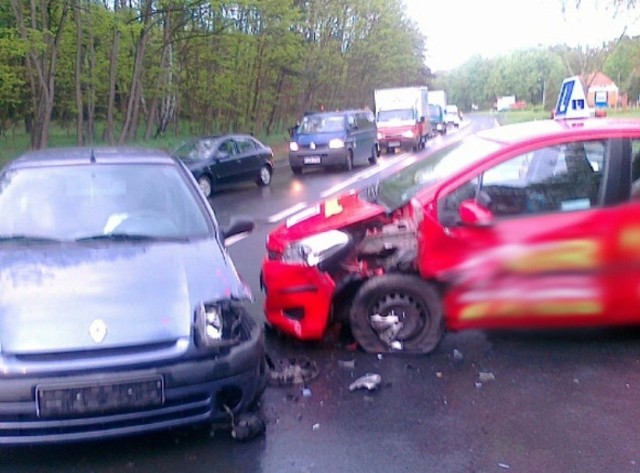 Renault i auto nauki jazdy zderzyły się na tzw. ,,trasie śmierci"