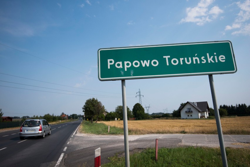 Wypadek w Papowie Toruńskim. Kierowca zmarł po kilku dniach
