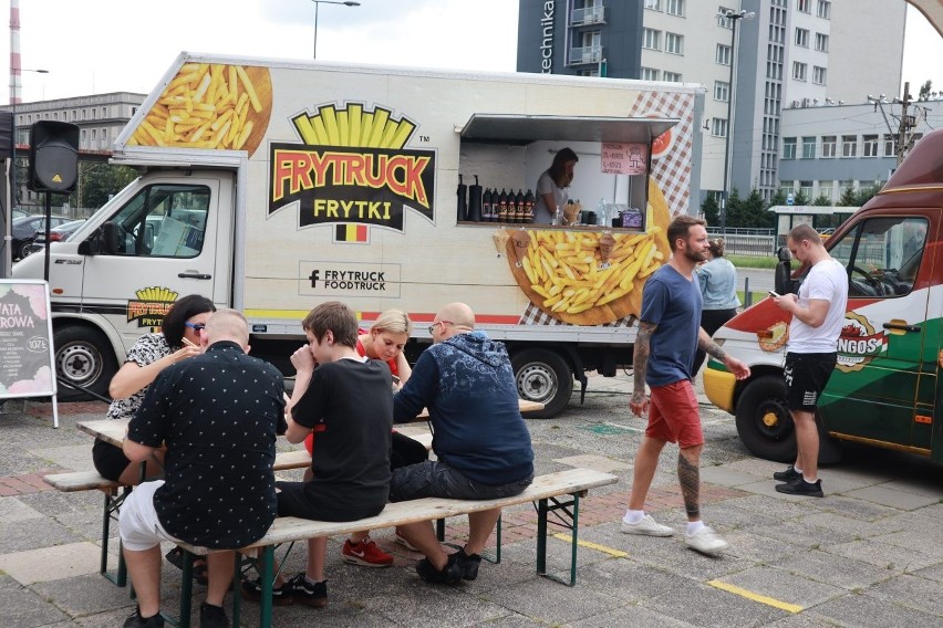 Weekend dla miłośników dobrego jedzenia: foodtrucki przy hali sportowej i festiwal kulinarny w Manufakturze