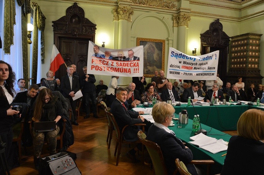 Nowy Sącz. Zdrada w PiS. Bożena Jawor odwołana. Jerzy Leśniak honorowym obywatelem