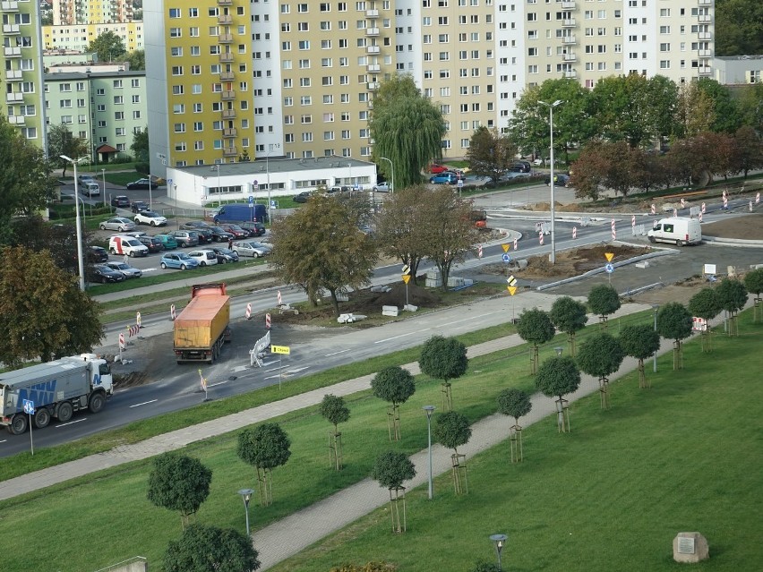 Trwa budowa ronda na skrzyżowaniu ulic Jana Pawła II i...