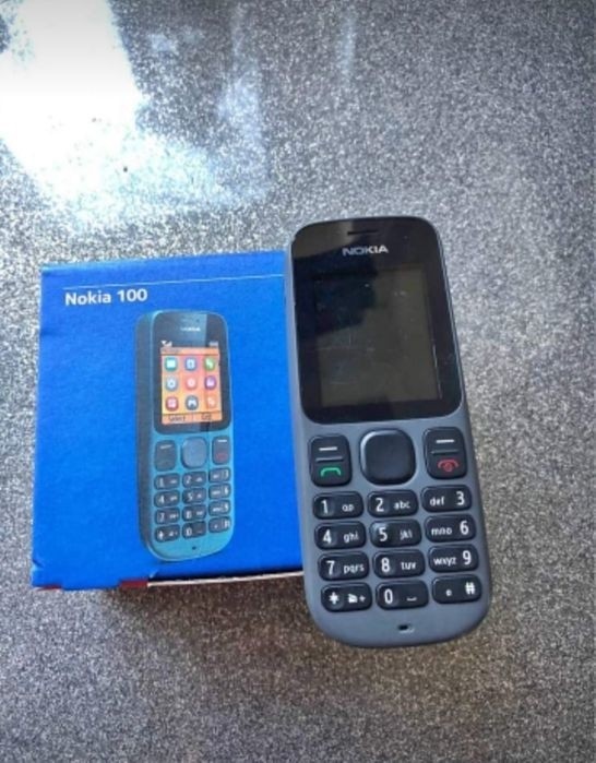 Oddam telefon Nokia 100. Bez ładowarki, z pudełkiem. Telefon...