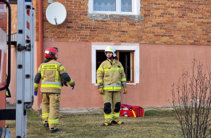 Tragedia w domu w Ujkowicach pod Przemyślem. Nie żyje 48-letni mężczyzna [ZDJĘCIA]