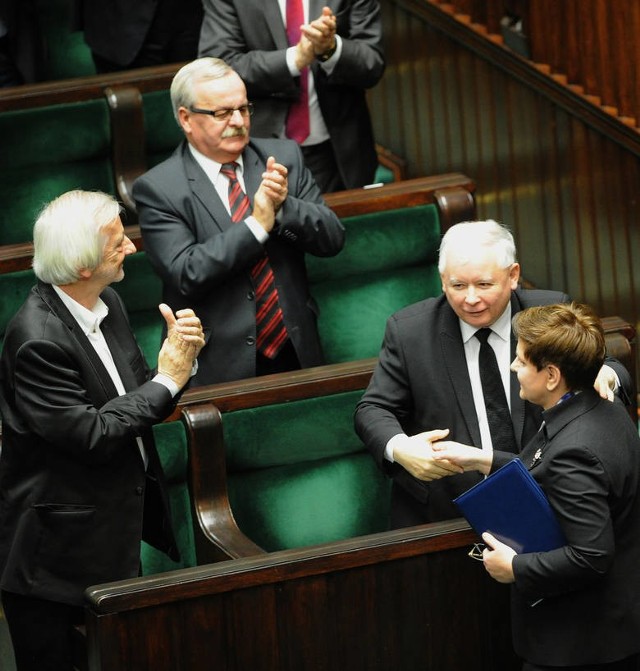 Premier Beata Szydło wygłaszała w środę expose,a prezes PiS Jarosław Kaczyński powiedział, że będą nowe okręgi wyborcze.