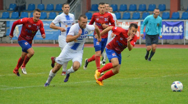 Stal Rzeszów mocno zawiodła i przegrała na wyjeździe z Wisłą Sandomierz.Zobacz także: Niedzielne mecze 3 i 4 ligi [WYNIKI]