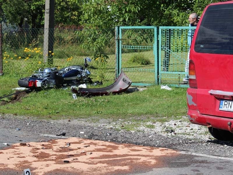 Mercedes zderzył się z harleyem [ZDJĘCIA]