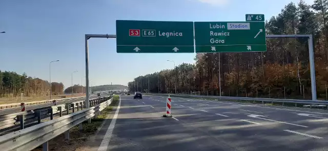 Nowy odcinek trasy S3 pomiędzy Lubinem a Polkowicami otwarto w piątek (29.10.2021)