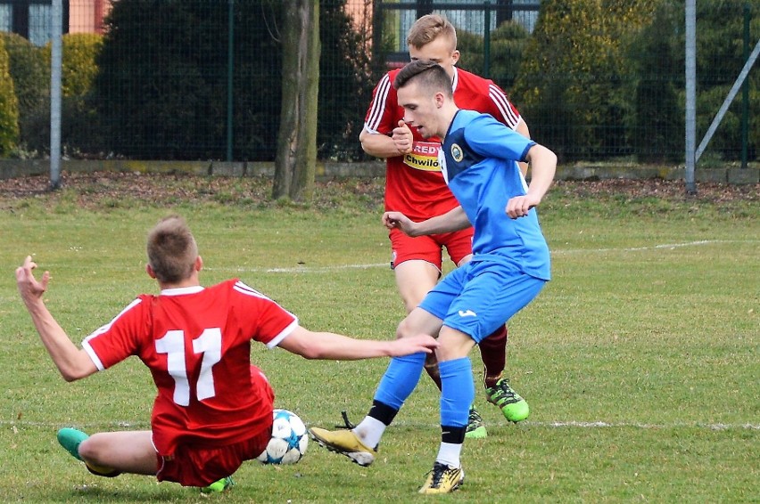 Małopolska liga juniorów: Soła Oświęcim lepsza od lidera, Hutnika Kraków. ''Złoty gol” Patryka Ryszki [ZDJĘCIA]