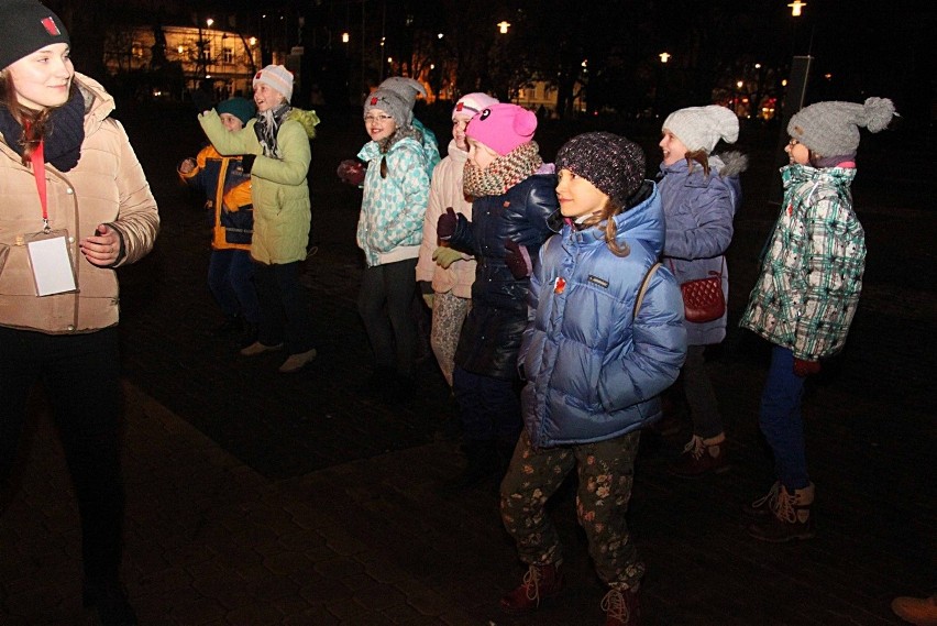 Na placu Litewskim stanęła symboliczna świeca