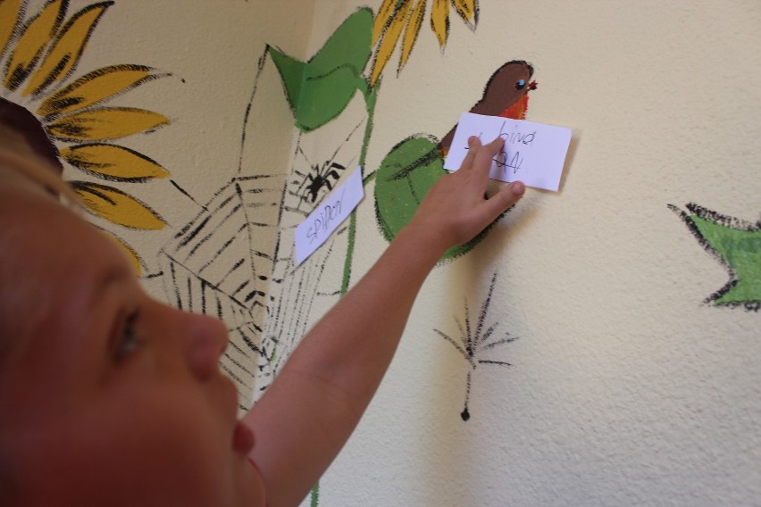 Podstawówka z Lubonia ma mural, który uczy
