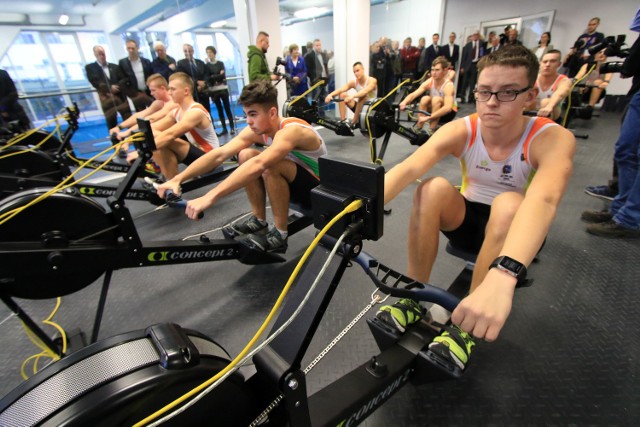 W Toruniu został w piątek otwarty jeden z najnowocześniejszych w Polsce ośrodków sportów wodnych. Budowa bazy dla wioślarzy i żeglarzy kosztowała ponad 10 milionów złotych.