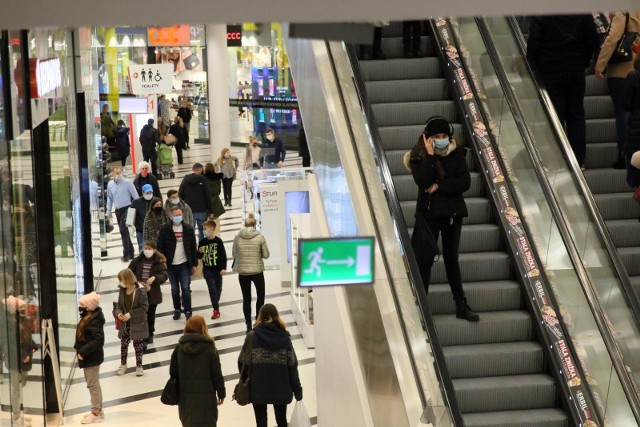 Black Week w Galerii Katowickiej zaczyna się już dziś! Zobaczcie, jakie promocje czekają na klientów. Zobacz kolejne zdjęcia. Przesuwaj zdjęcia w prawo - naciśnij strzałkę lub przycisk NASTĘPNE