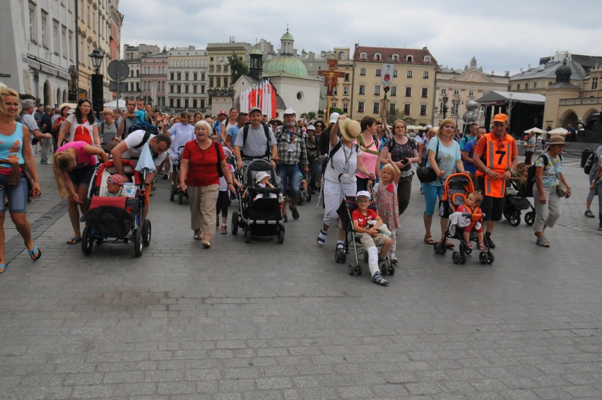 Wyruszyła 37. Piesza Pielgrzymka Krakowska [ZDJĘCIA]