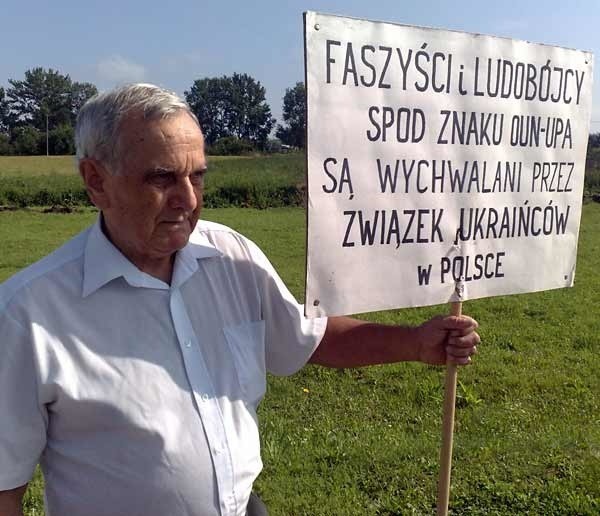 Wśród protestujących jest Stanisław Żółkiewicz, prezes Stowarzyszenia Orląt Przemyskich.