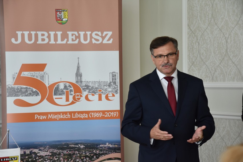Libiąż. Podpisano umowę na budowę krytej pływalni w Libiążu. Ma być gotowa w 2022 roku