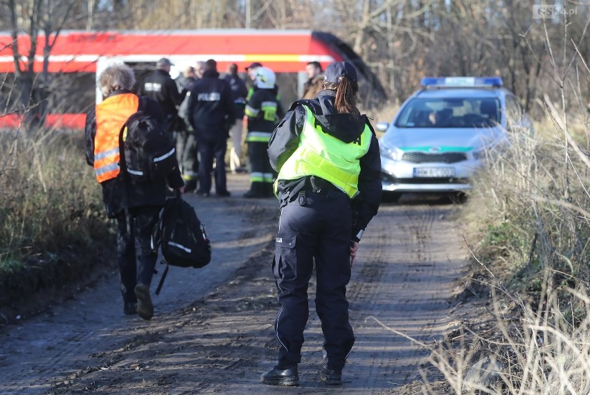 Śmiertelny wypadek w okolicy Kołbaskowa. Nie kursują pociągi [ZDJĘCIA, WIDEO]