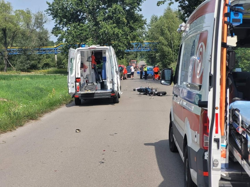 Zderzenie dwóch motocyklistów w Tursku Małym. Dwie osoby ranne. Zobacz zdjęcia