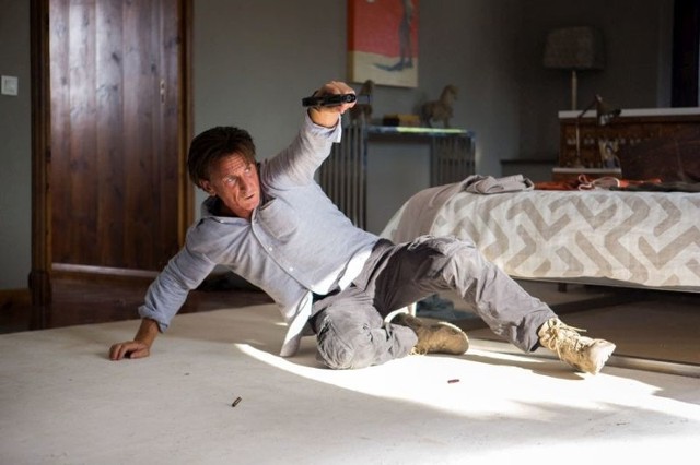 Sean Penn oscara dostał za rolę w filmie Obywatel Milk, w Gunman aktor wciela się w emerytowanego zabójcę.