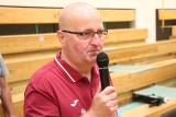 Maciej Glijer, przedsiębiorca i prezes klubu sportowego z Suchedniowa, oferuje pomoc obywatelom Ukrainy i ich rodzinom