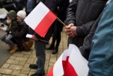 Poznań: Obchody 11 Narodowego Święta Niepodległości zorganizowano wokół mszy. Rodzice protestowali