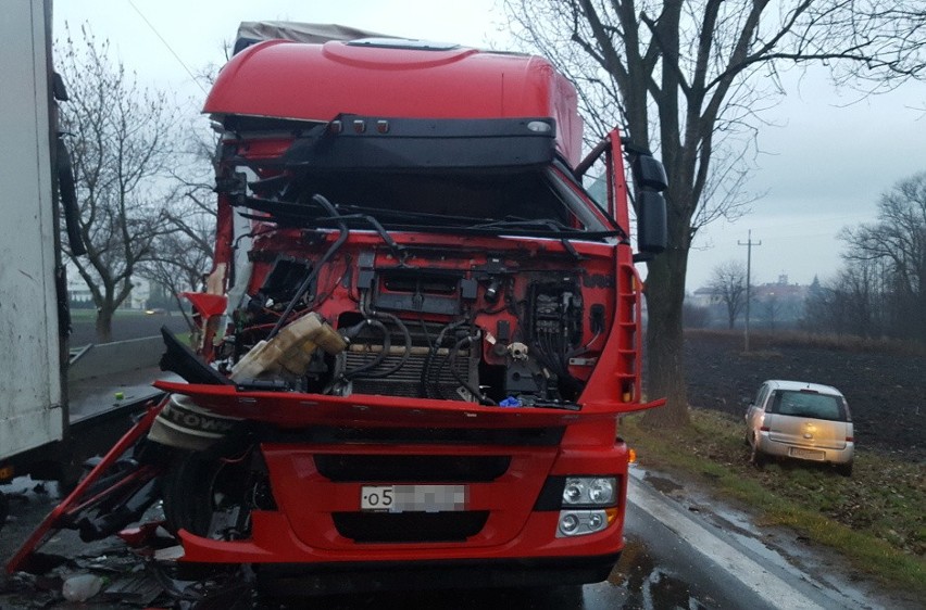 Wypadek pod Kobierzycami. Tir zmiażdżył auto dostawcze