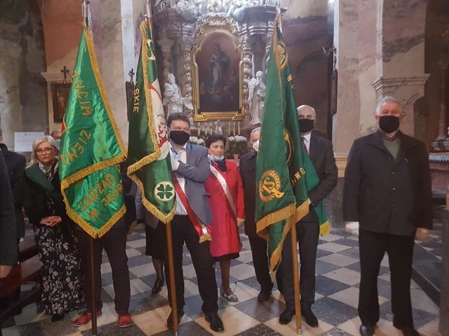 Msza święta w intencji członków Polskiego Stronnictwa Ludowego w Jędrzejowie.