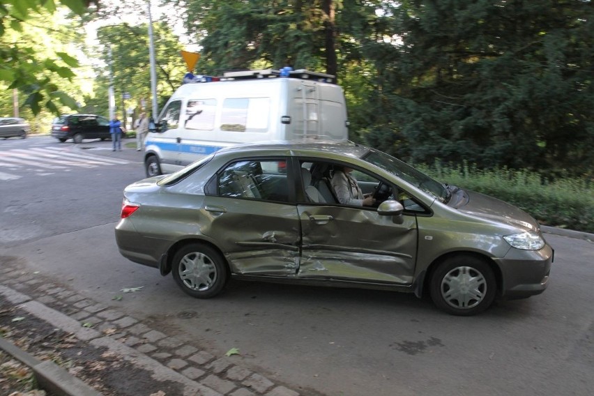 Hondą podróżowali turyści ze Słowacji. Jedna z pasażerek...