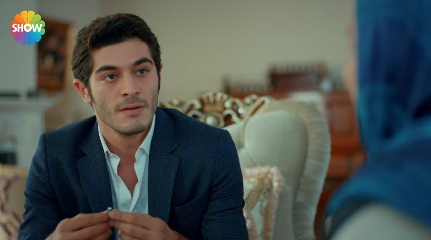 "Miłosne potyczki" odcinek 49. Murat oświadcza się Hayat! Doruk dowiaduje się o kłamstwach [STRESZCZENIE ODCINKA]