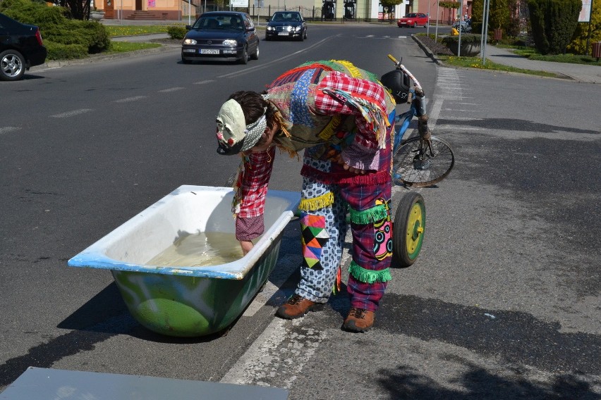 Wilamowskie śmiergusty 2014, czyli leją od samego rana