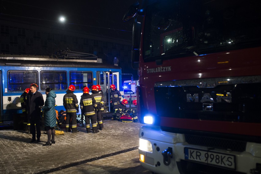 Poważny wypadek pod Cracovią, kobieta wpadła pod tramwaj