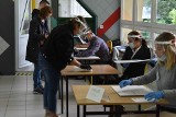 Wybory na Podhalu. Głosuje bardzo dużo turystów. Trzeba dowozić karty do głosowania