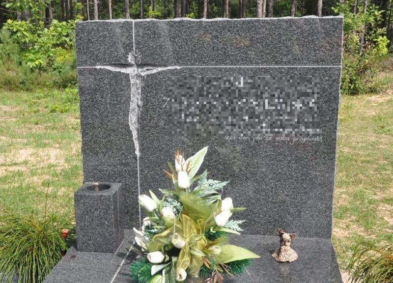 Kradzież krzyży na cmentarzu w Stąporkowie