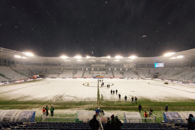 Warta Poznań w piątek nie rozegra swojego spotkania z Wisłą Płock. Powód? Obfite opady śniegu