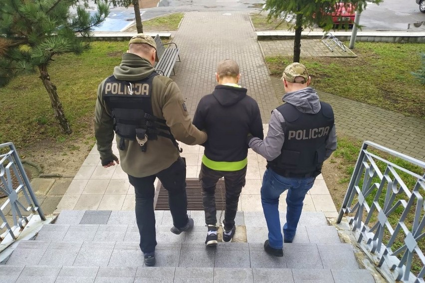 Bydgoscy policjanci namierzyli mężczyznę poszukiwanego za...