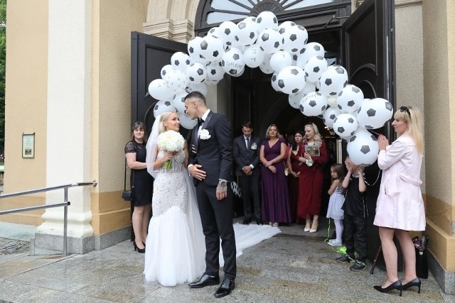 Ślub Kiwiora i Kowalczyk odbył się w Tychach, rodzinnym mieście piłkarza.