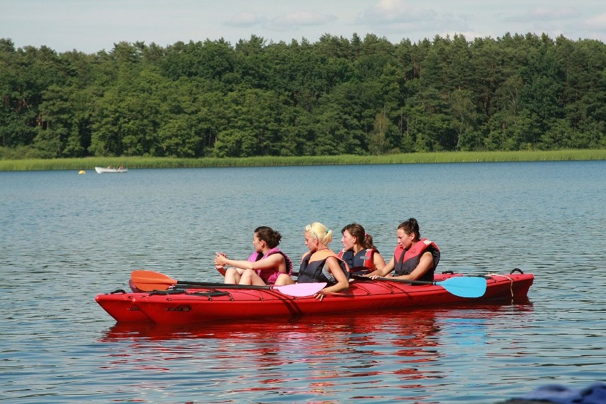 Jezioro Chycińskie to raj dla miłośnikow sportów wodnych.
