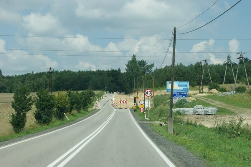 Obwodnica Wolbromia coraz bliżej. Budują trzecie rondo, dwoma już jeżdżą samochody