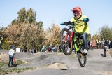 Czy wiecie, co to jest pumptrack? Taki właśnie tor budują w Szprotawie. Zobaczcie 