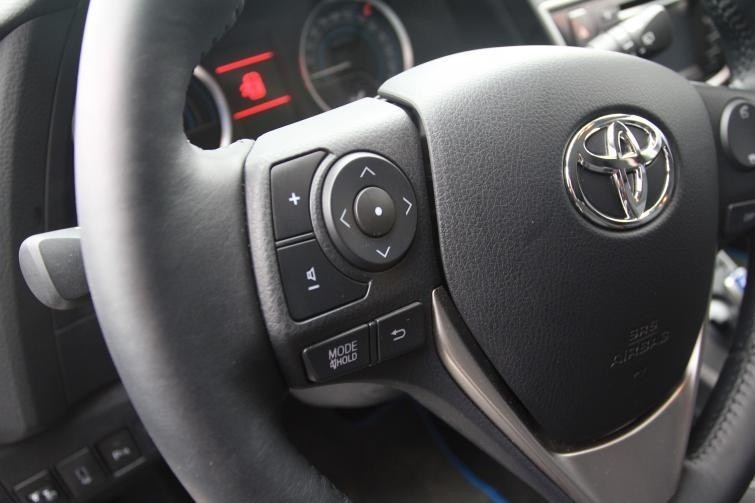 Testujemy: Toyota Auris Hybrid – kompakt przyszłości (foto,...