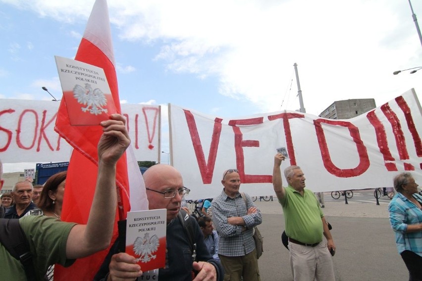 Pikieta pod siedzibą PiS we Wrocławiu