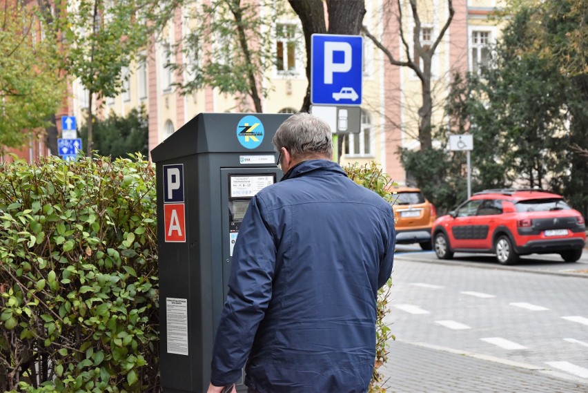 Stawki w strefie płatnego parkowania mają wzrosnąć. Obszar...