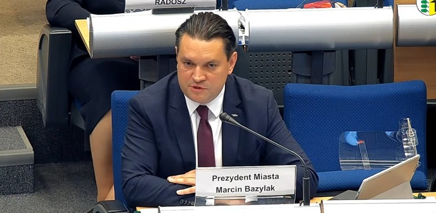 Podczas sesji Rady Miejskiej 27 maja prezydent Dąbrowy...