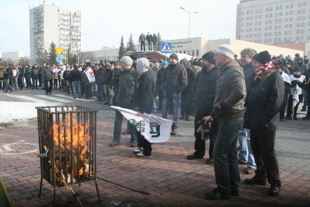 Strajk w JSW trwa nadal i nie skończy sie do jutra. Sztab protestacyjny nie podjął dziś decyzji