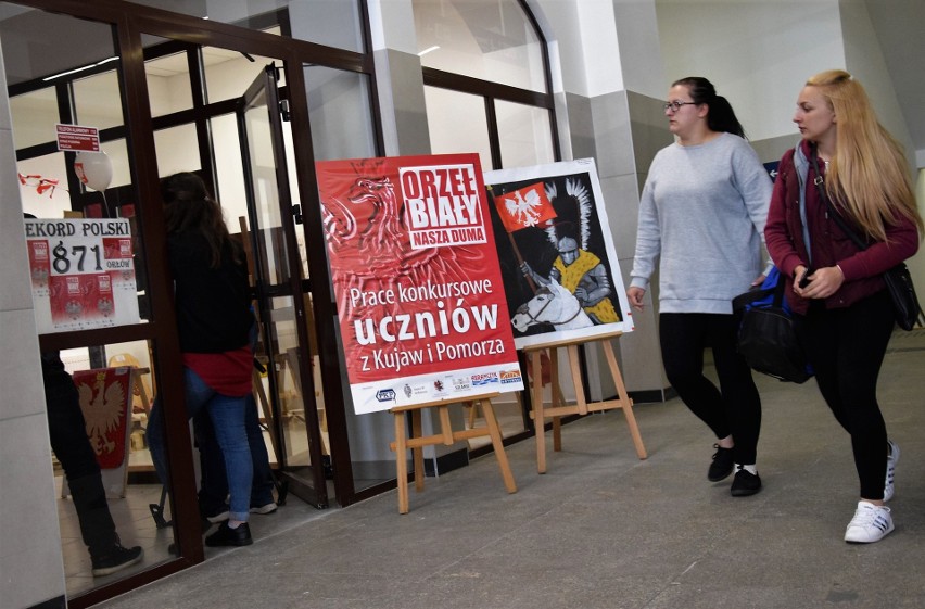 Część dworca PKP w Inowrocławiu pełni obecnie rolę galerii...